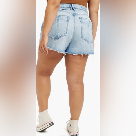 NEW GOOD AMERICAN - High Waist Shorts Plus Size - Picture 4 of 12